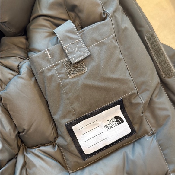 The North Face Kids Army Green Parka - Picture 5 of 7